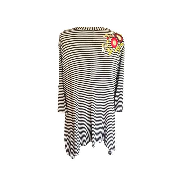 Soft Surroundings Knit Tunic 1X Gray Black Stripe Floral Embroidery Asymmetric - Picture 4 of 10